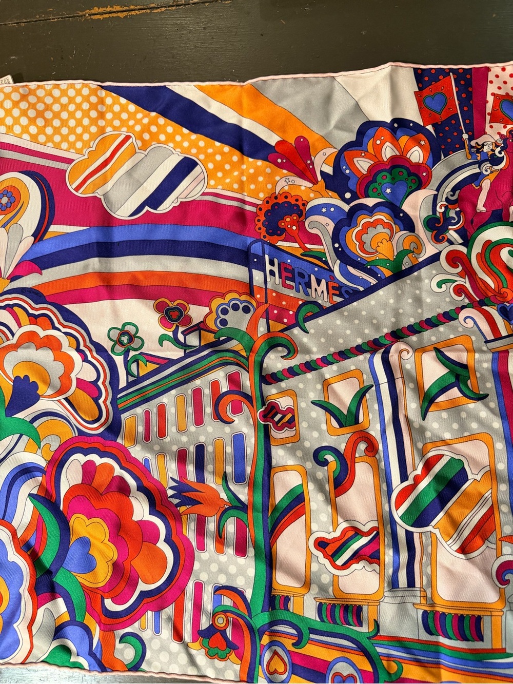 Hermès Faubourg Rainbow Gavroche 45 Scarf w/original tags in like new condition - Picture 6 of 13